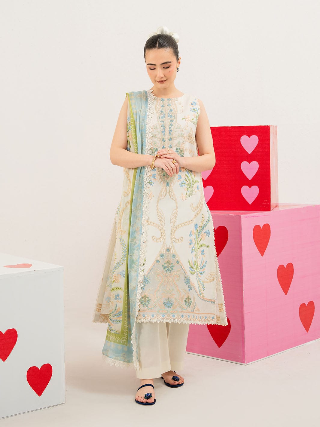 ANA-010 | 3PC Lawn Unstitched